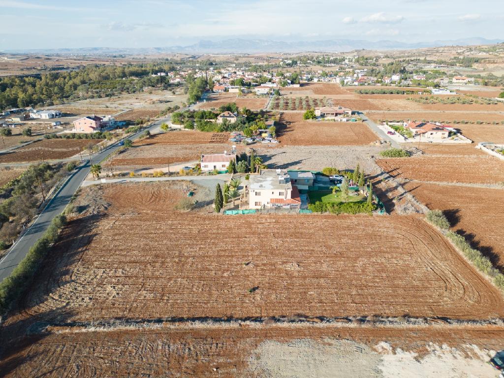 Field-Agios Ioannis-PR36607