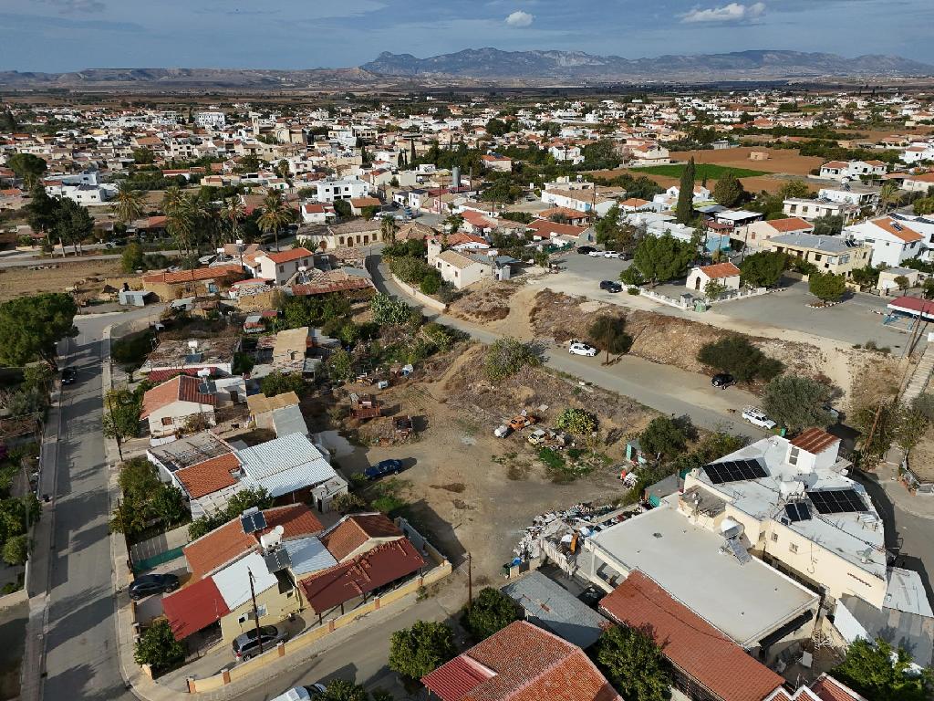 &Chi;&omega;&rho;ά&phi;&iota; - &Alpha;&kappa;ά&kappa;&iota;, &Lambda;&epsilon;&upsilon;&kappa;&omega;&sigma;ί&alpha;