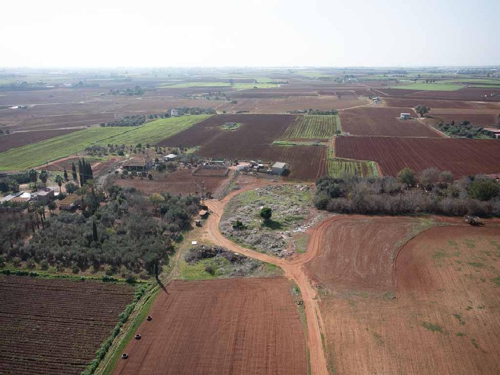 Field-Avgorou-PR37444