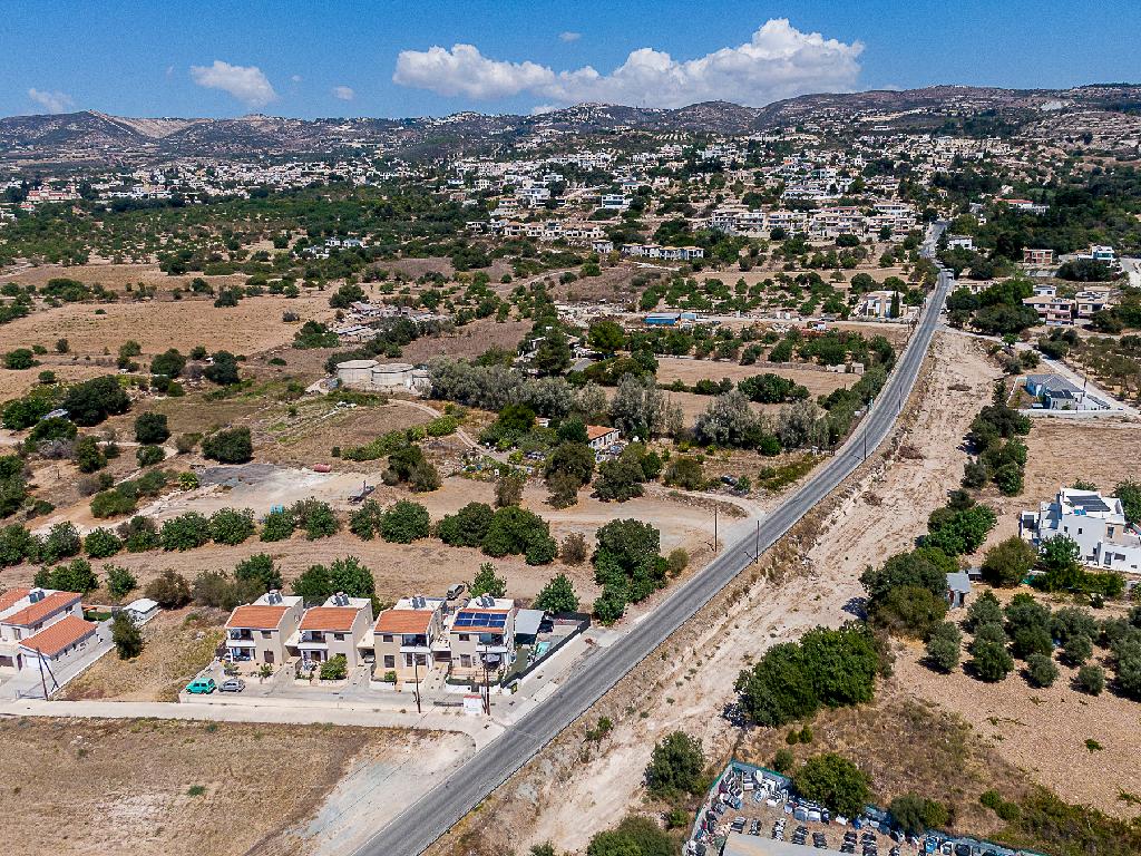 Field (Share) - Mesa Chorio, Paphos