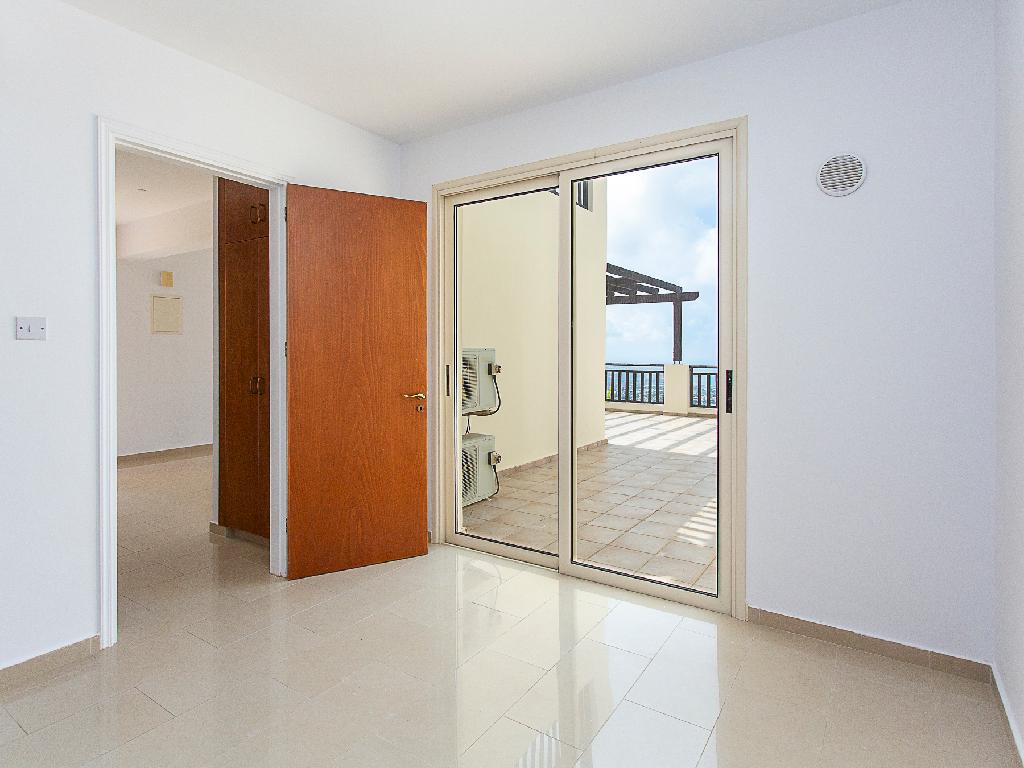 Flat-Pegeia-PR45514