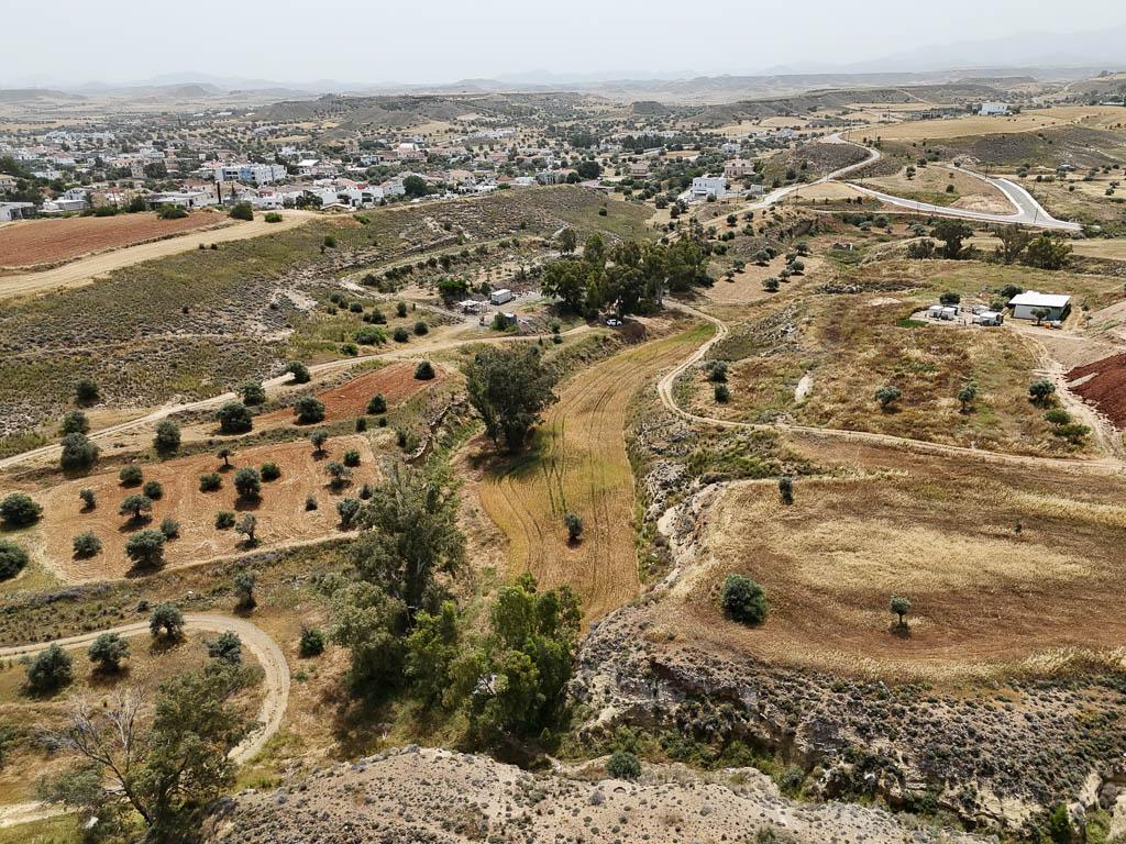 Field - Tseri, Nicosia