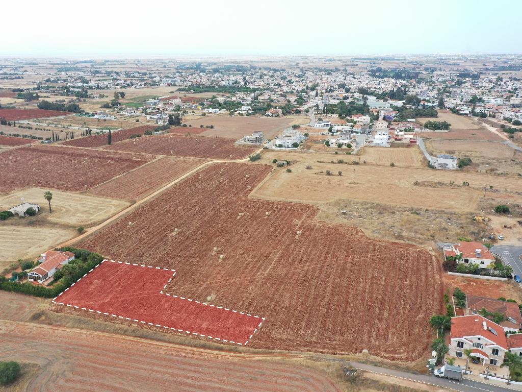 Field-Avgorou-PR38027