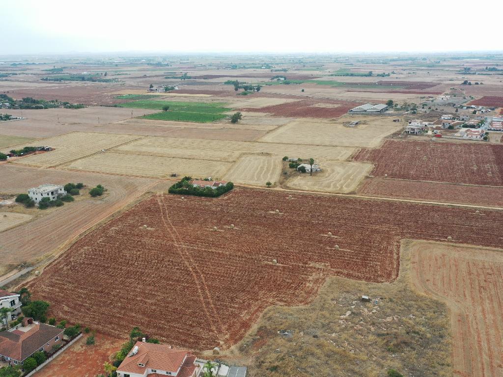 Field-Avgorou-PR38027