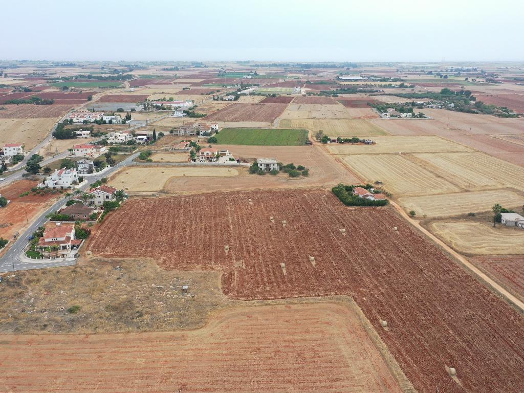 Field-Avgorou-PR38027