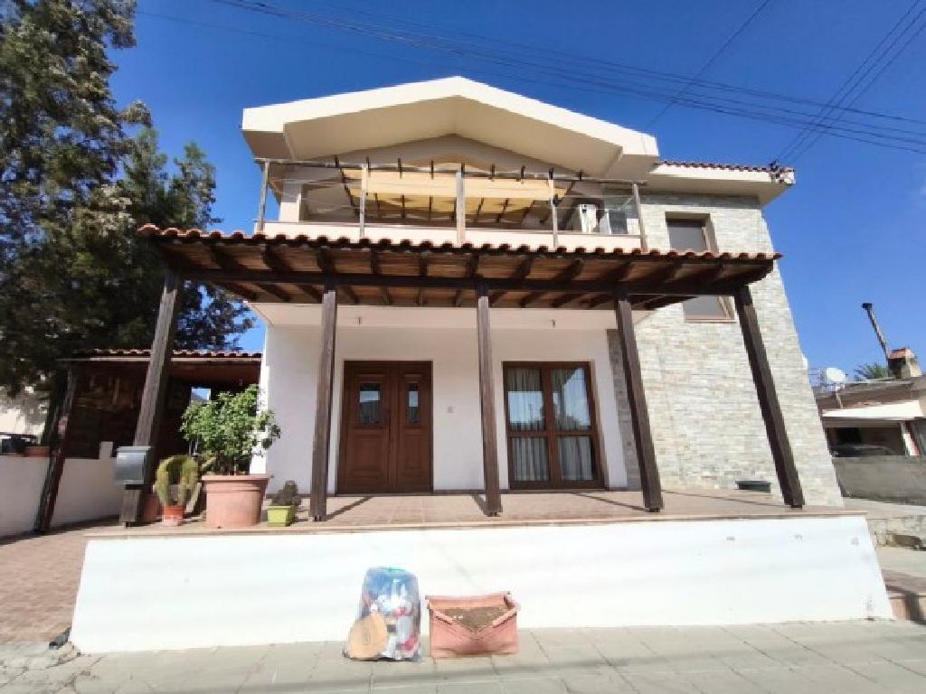 House (Share) - Geri, Nicoisa