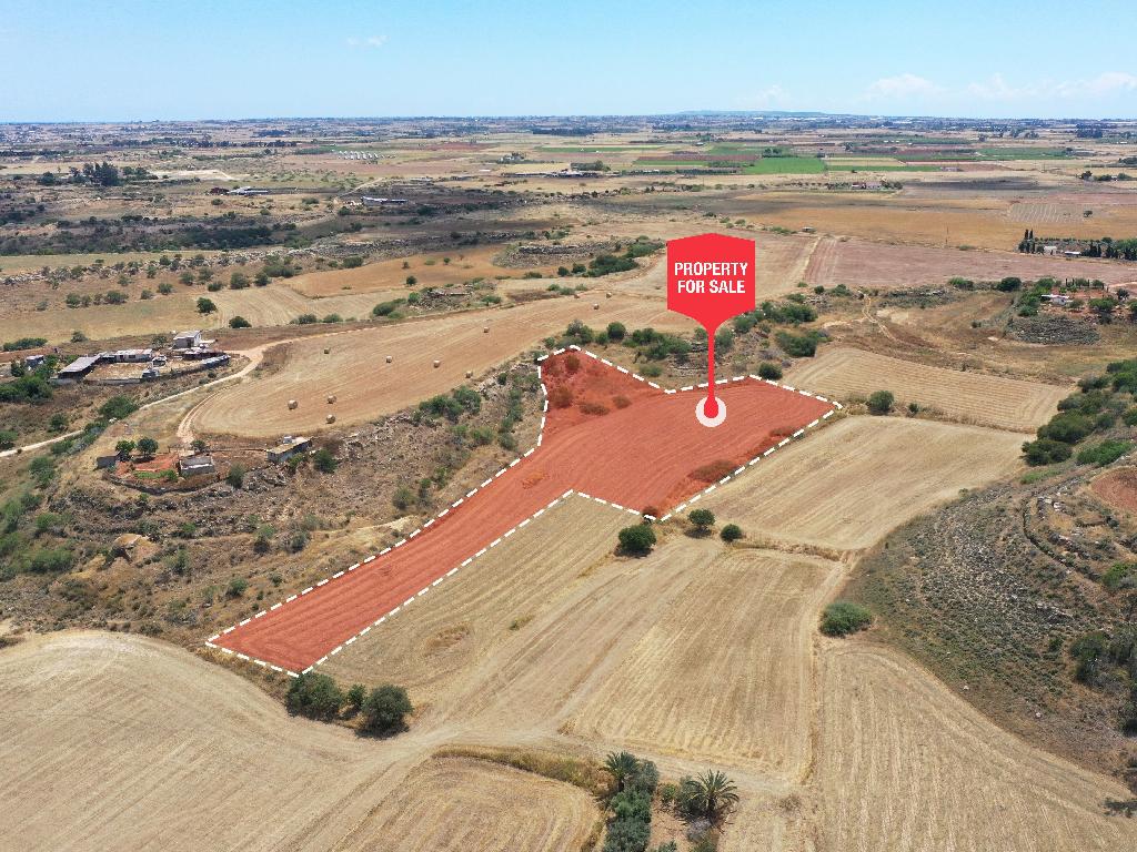 Field-Avgorou-PR34402