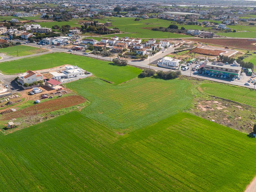 Field-Deryneia-PR44084