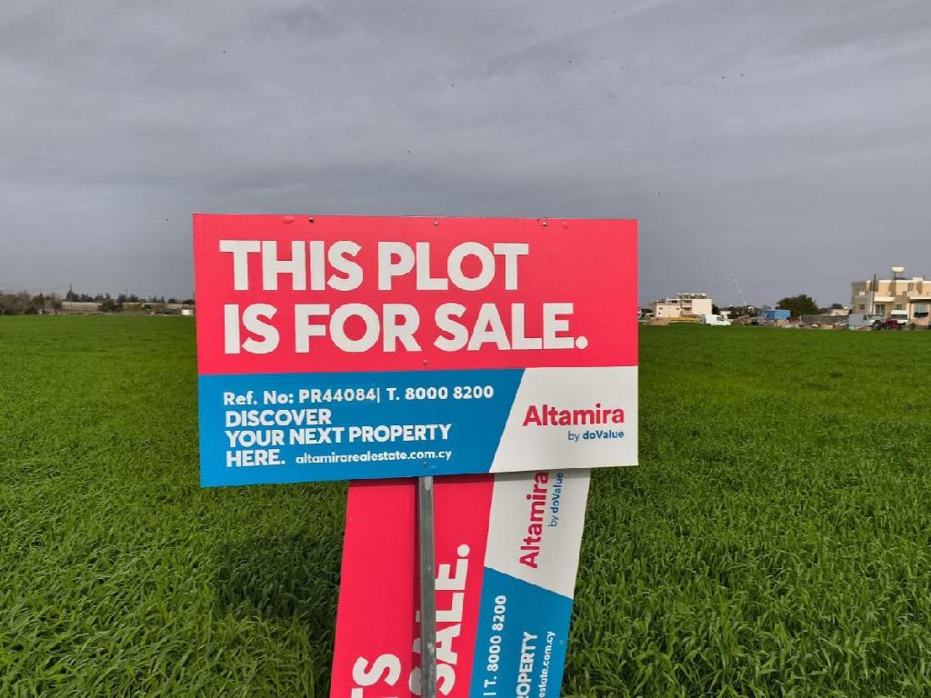 Field-Deryneia-PR44084