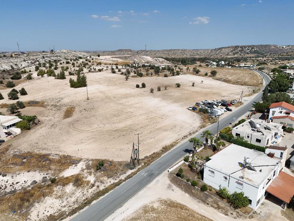 Field-Malounta-PR42735