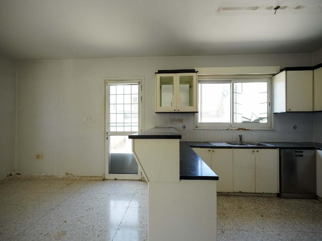 Semidetached house-Egkomi-PR42512