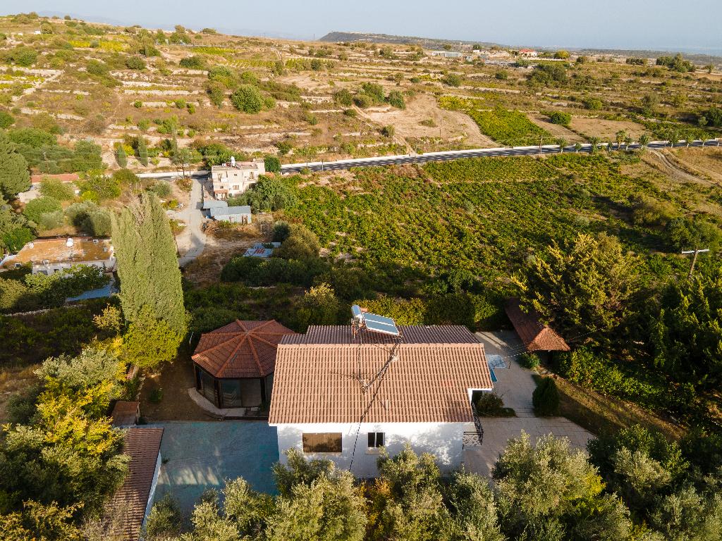 Detached house-Pachna-PR35284