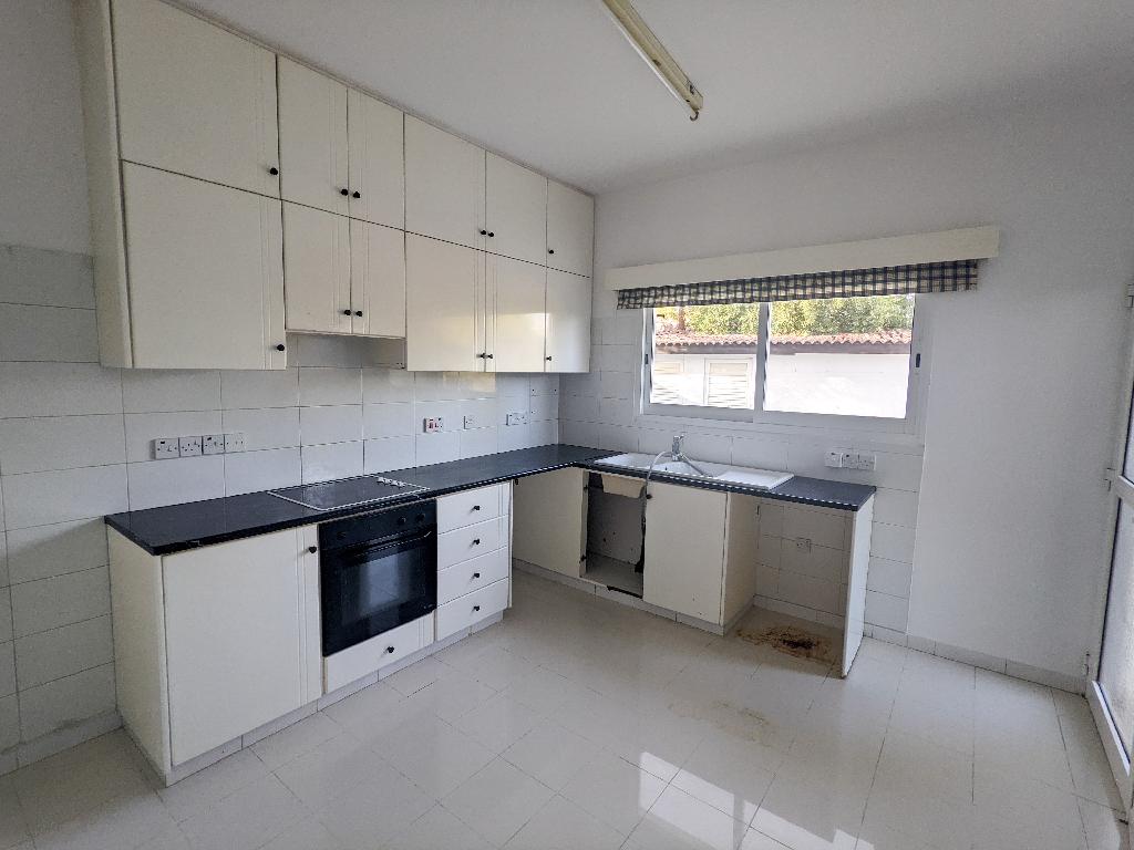 Detached house-Pachna-PR35284