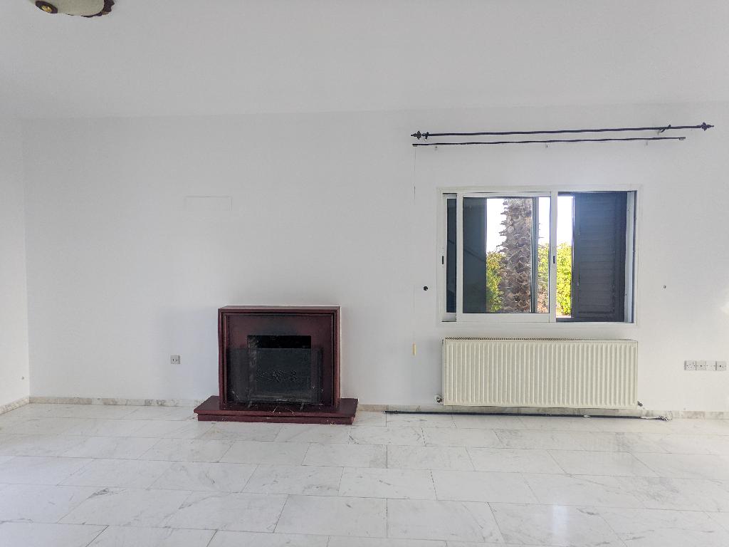 Detached house-Pachna-PR35284