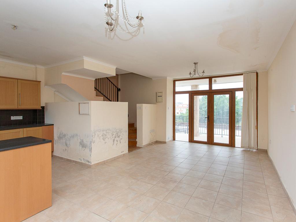 M&epsilon;&zeta;&omicron;&nu;έ&tau;&alpha;- Peristerna Gardens - &Alpha;&nu;&alpha;&beta;&alpha;&rho;&gamma;ό&sigmaf;, &Pi;ά&phi;&omicron;&sigmaf;