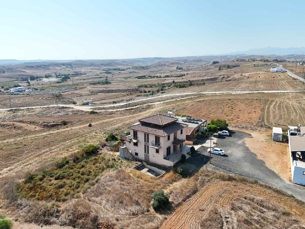 House (share) - Paleometocho, Nicosia
