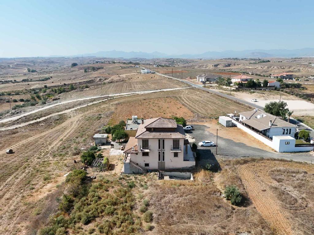 House (share) - Paleometocho, Nicosia