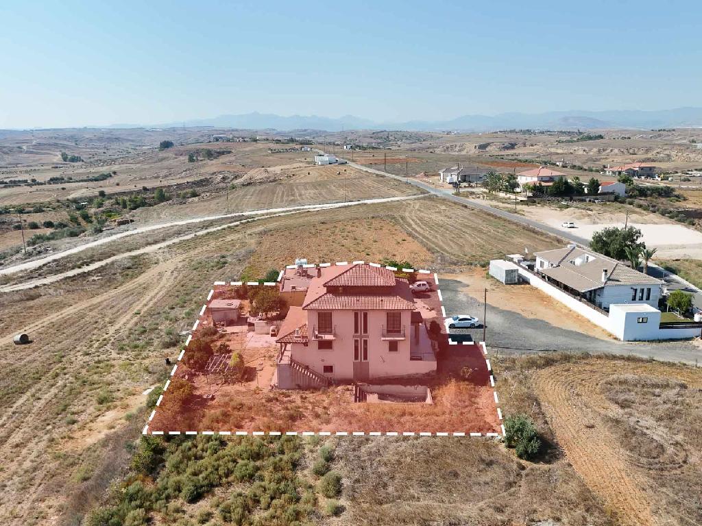 House (share) - Paleometocho, Nicosia