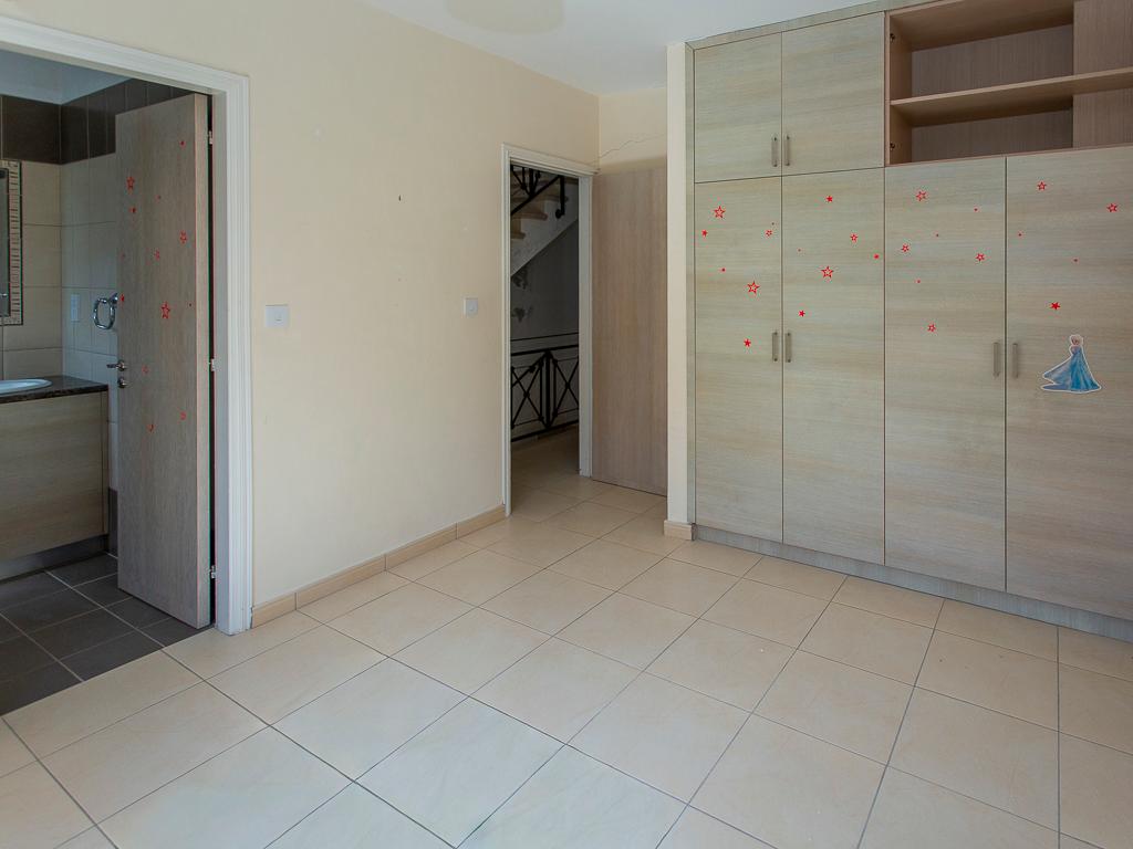 &Mu;&epsilon;&zeta;&omicron;&nu;έ&tau;&alpha;-&Alpha;&rho;&gamma;ά&kappa;&alpha;-PR44554