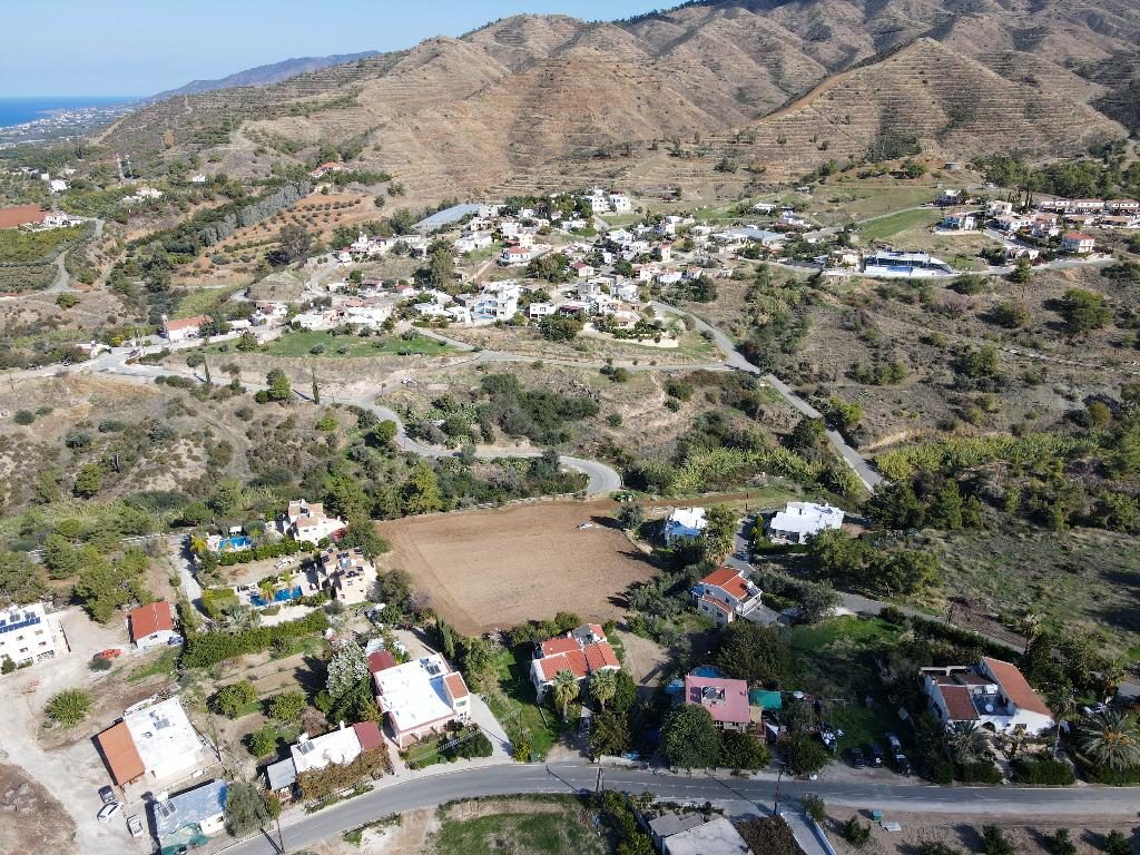Field-Argaka-PR35423