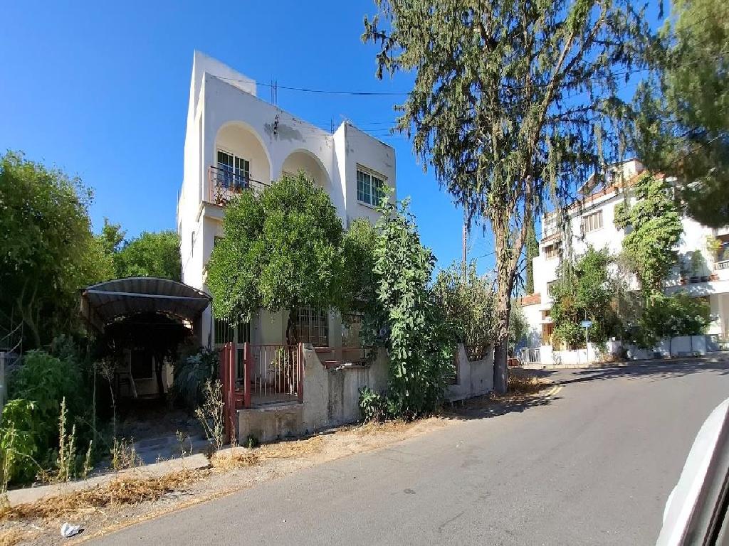 &Kappa;&tau;ή&rho;&iota;&omicron; (&Mu;&epsilon;&rho;ί&delta;&iota;&omicron;) &ndash; &Kappa;&alpha;ϊ&mu;&alpha;&kappa;&lambda;ί, &Lambda;&epsilon;&upsilon;&kappa;&omega;&sigma;ί&alpha;