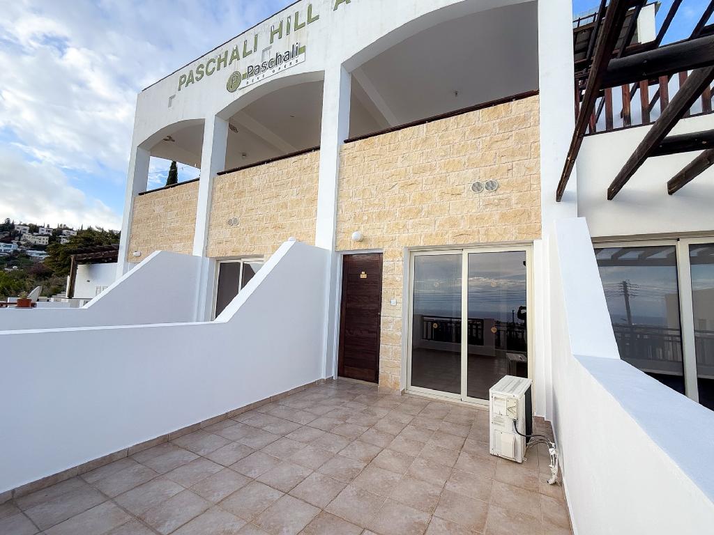 Studio-Pegeia-PR41185