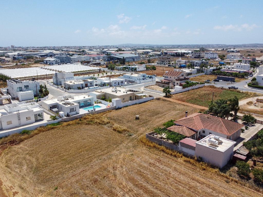 Field-Deryneia-PR43052