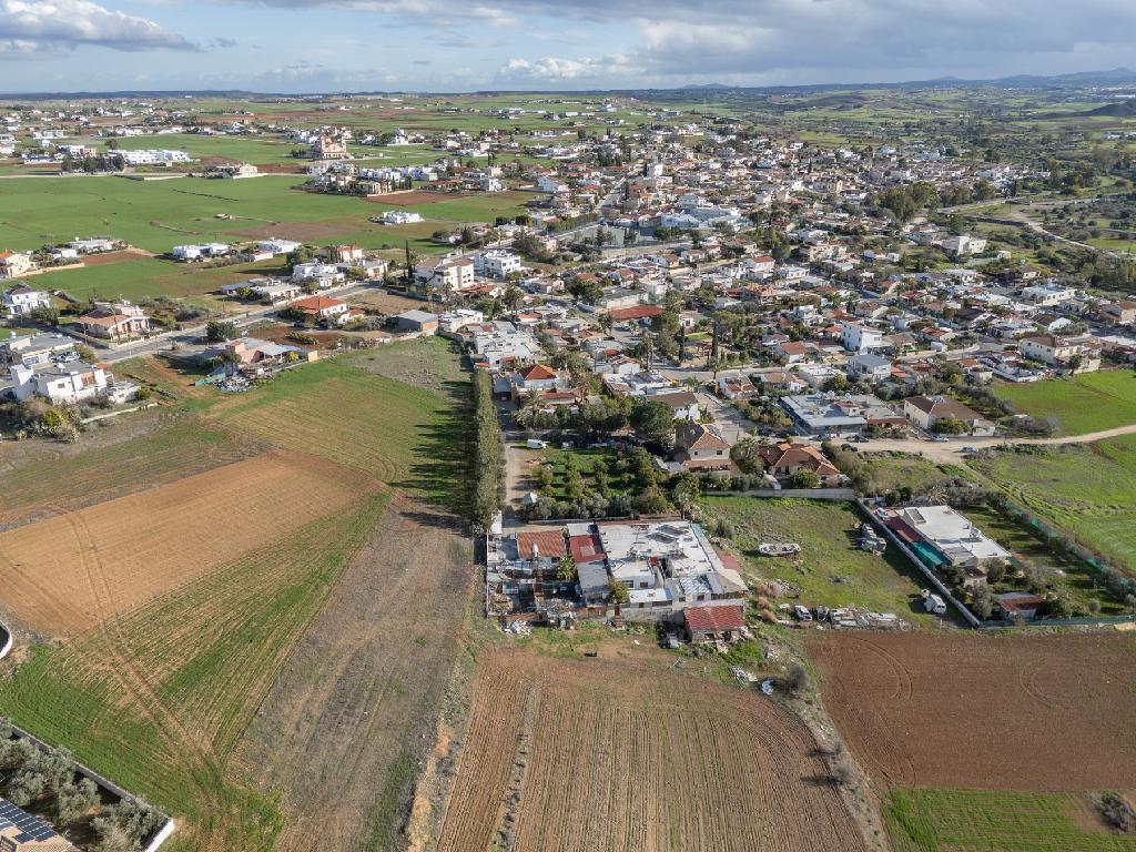 Two houses and an under division plot (Share) &ndash; Agioi Trimithias (Shares), Nicosia