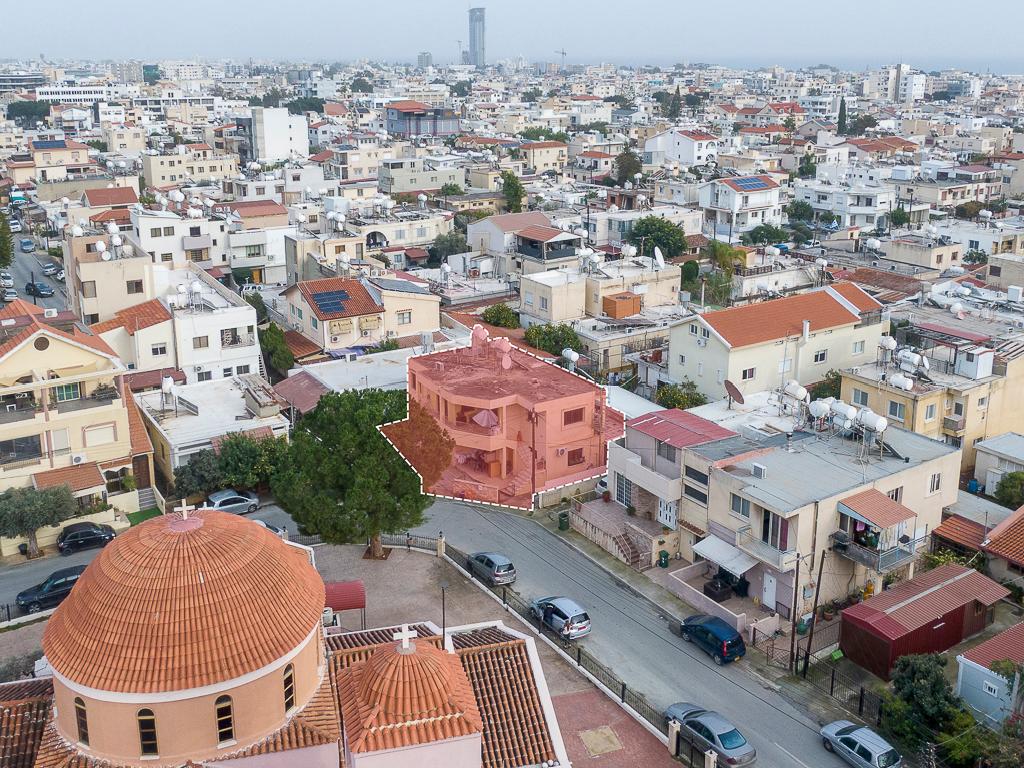 Detached house-Limassol Municipality-PR43981