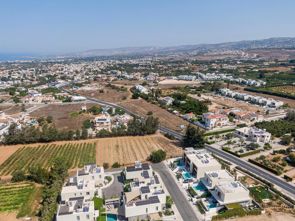 Field (Share) - Empa, Paphos