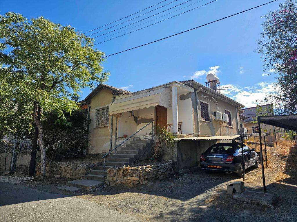 Detached house-Nicosia Municipality-PR34197