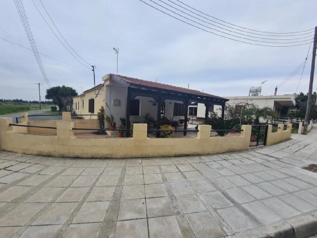 Detached house-Dromolaxia - Meneou-PR45558
