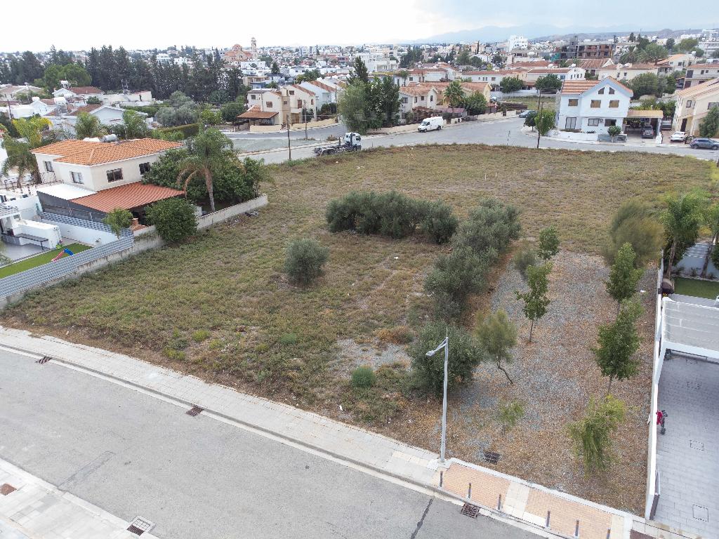 Field-Latsia-PR35489