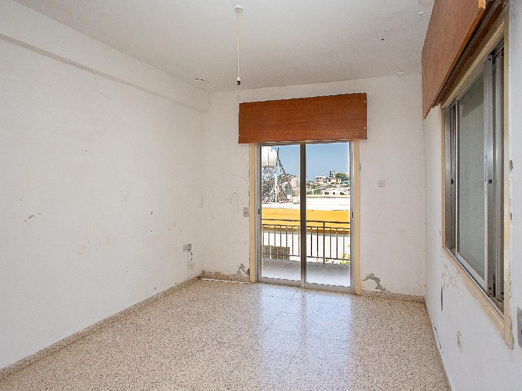 Detached house-Pegeia-PR40552