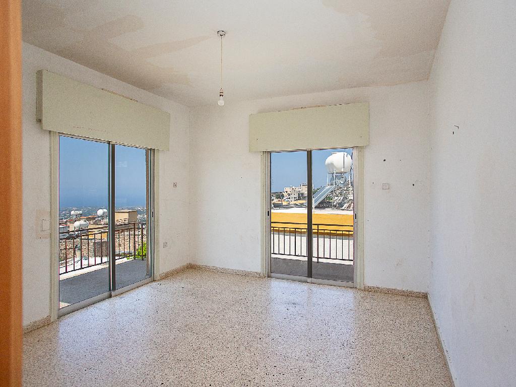 Detached house-Pegeia-PR40552
