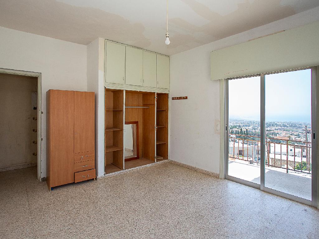 Detached house-Pegeia-PR40552