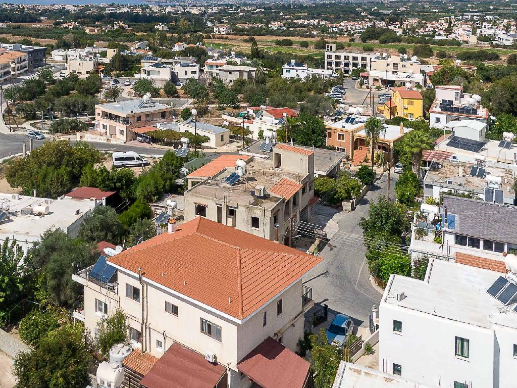 &Kappa;&tau;ί&rho;&iota;&omicron; - Έ&mu;&pi;&alpha;, &Pi;ά&phi;&omicron;&sigmaf;