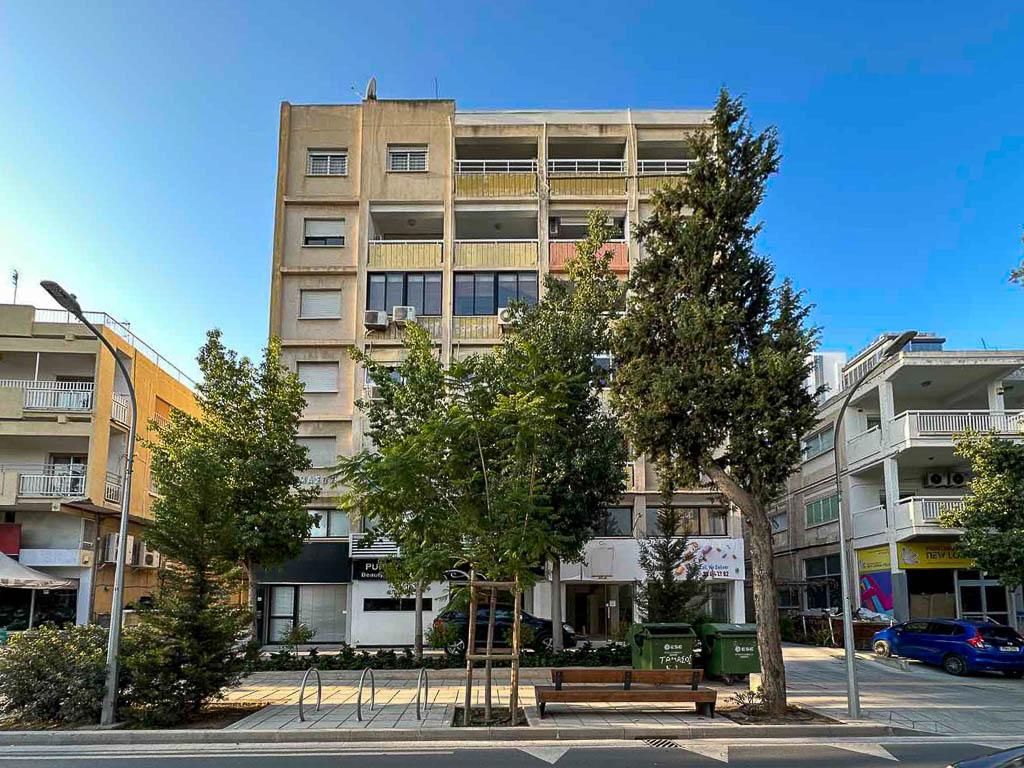 Shop - Agioi Omologites - Nicosia