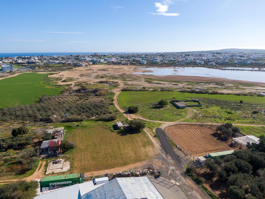 &Chi;&omega;&rho;ά&phi;&iota; (&Mu;&epsilon;&rho;ί&delta;&iota;&omicron;) - &Delta;&epsilon;&rho;ύ&nu;&epsilon;&iota;&alpha;, &Alpha;&mu;&mu;ό&chi;&omega;&sigma;&tau;&omicron;&sigmaf;