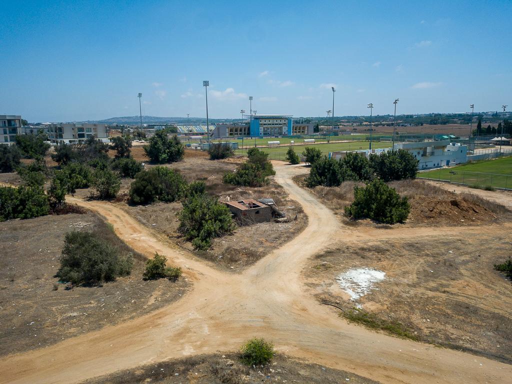 Field-Paralimni-PR40556