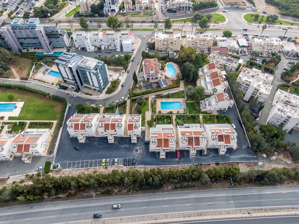 &Delta;&iota;&alpha;&mu;έ&rho;&iota;&sigma;&mu;&alpha; - &Pi;&alpha;&rho;&epsilon;&kappa;&kappa;&lambda;&eta;&sigma;&iota;ά, &Lambda;&epsilon;&mu;&epsilon;&sigma;ό&sigmaf;