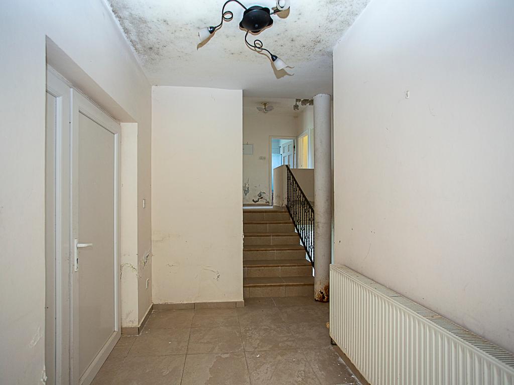 Detached house-Kathikas-PR44570