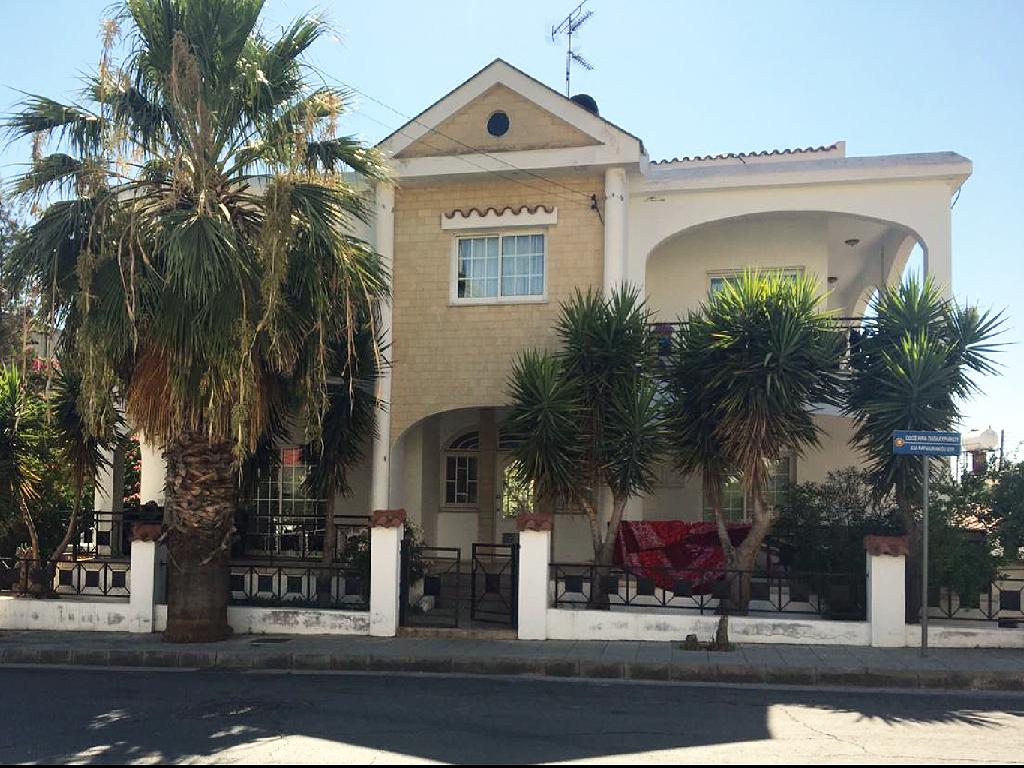 Detached house-Nicosia Municipality-PR14557