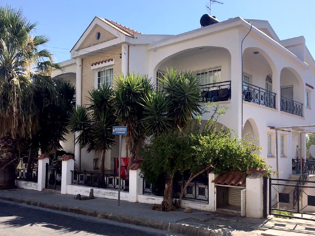 Detached house-Nicosia Municipality-PR14557