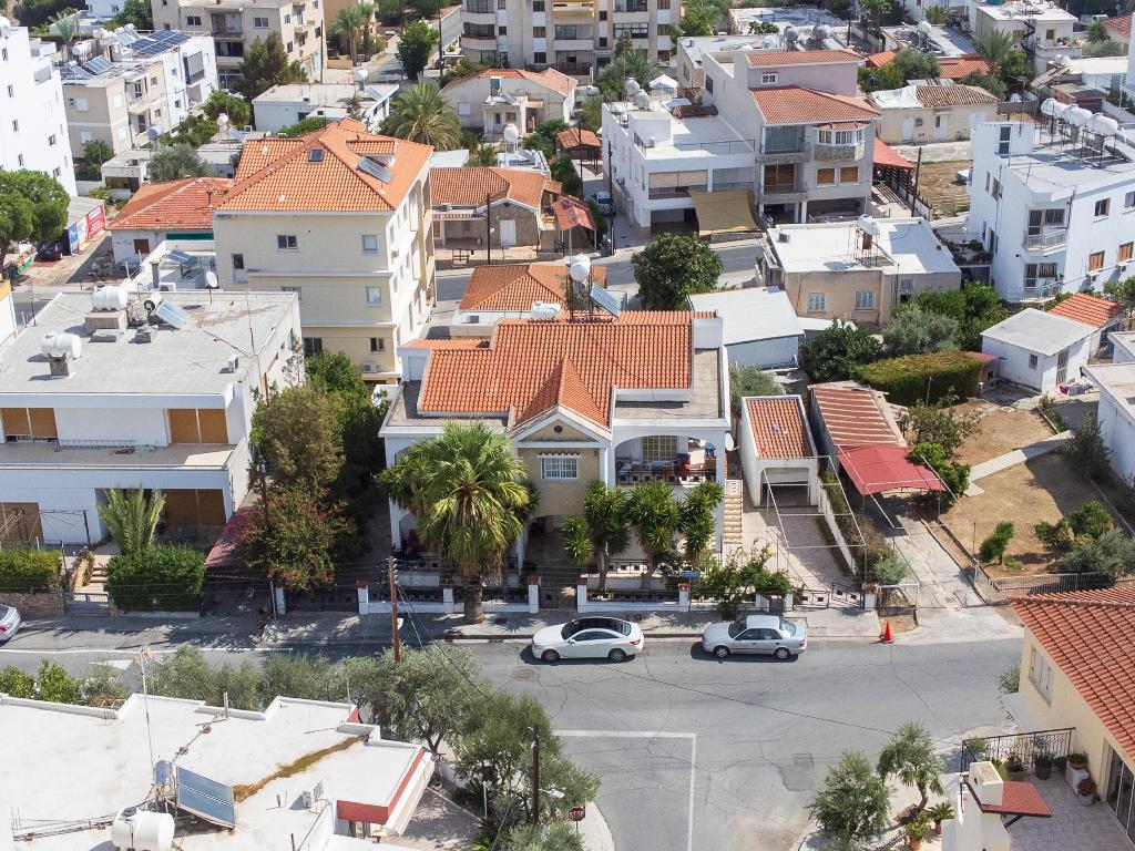 Detached house-Nicosia Municipality-PR14557