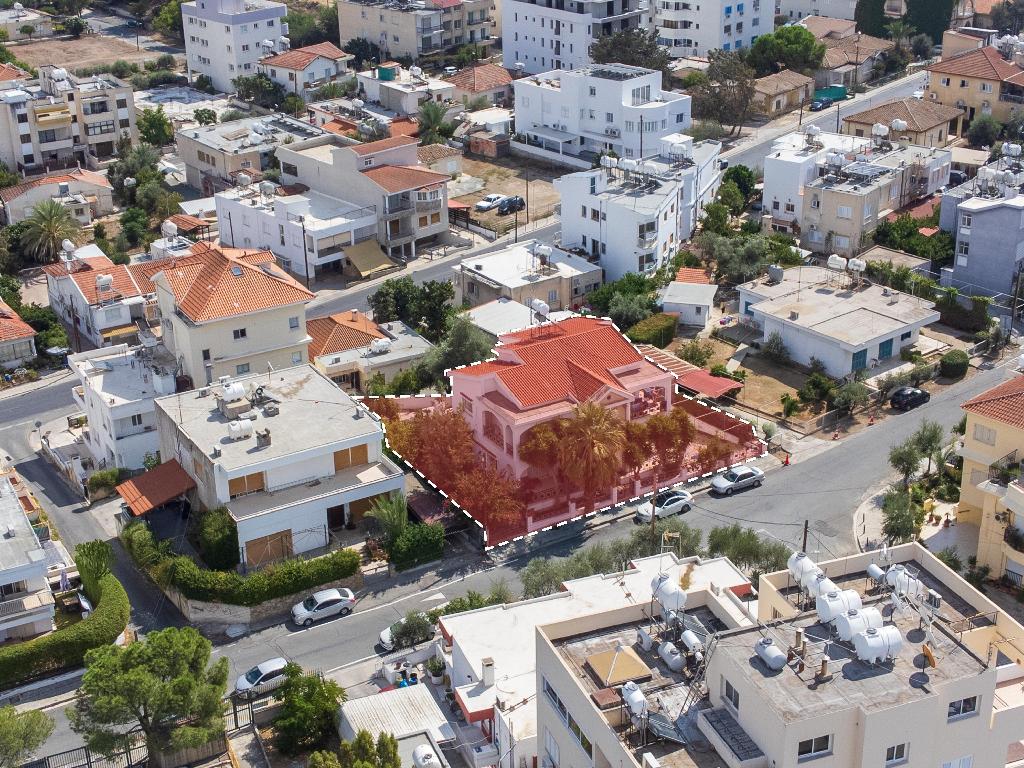 Detached house-Nicosia Municipality-PR14557