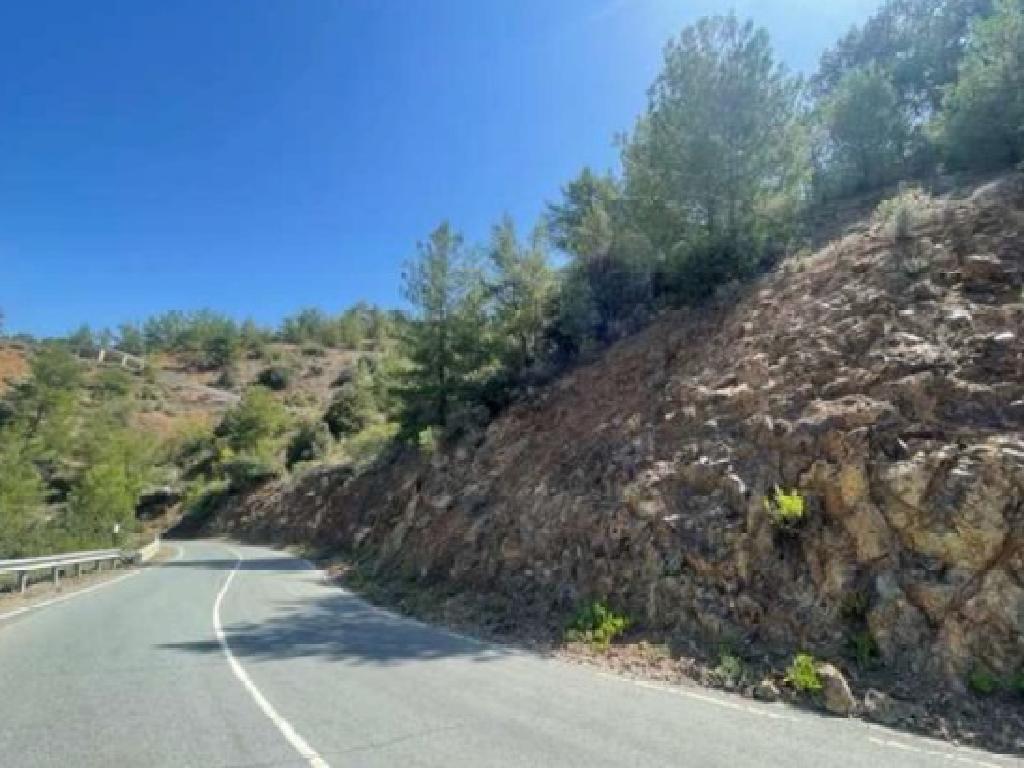 Field-Farmakas-PR40766
