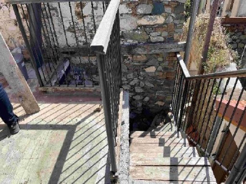 &Alpha;&nu;&epsilon;&xi;ά&rho;&tau;&eta;&tau;&eta; &kappa;&alpha;&tau;&omicron;&iota;&kappa;ί&alpha; - &Pi;&alpha;&lambda;&alpha;&iota;&chi;ώ&rho;&iota; &Omicron;&rho;&epsilon;ί&nu;&eta;&sigmaf;, &Lambda;&epsilon;&upsilon;&kappa;&omega;&sigma;ί&alpha;
