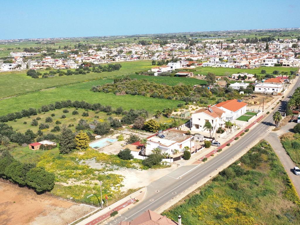 Field-Avgorou-PR34004