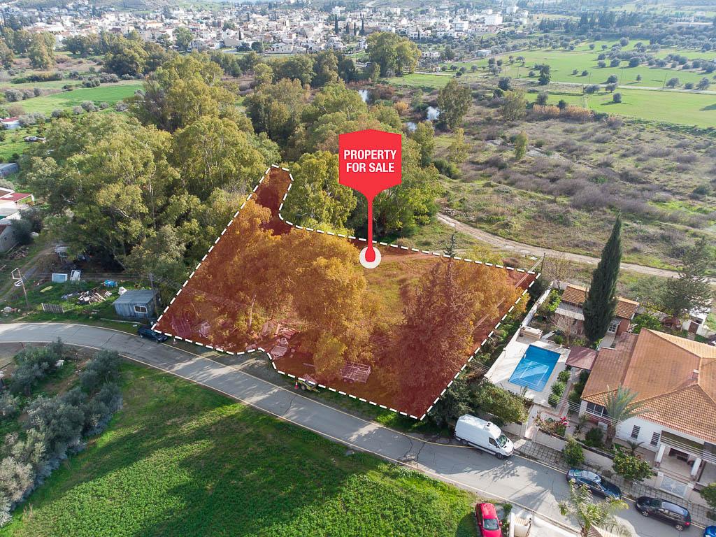 Field - Nisou, Nicosia